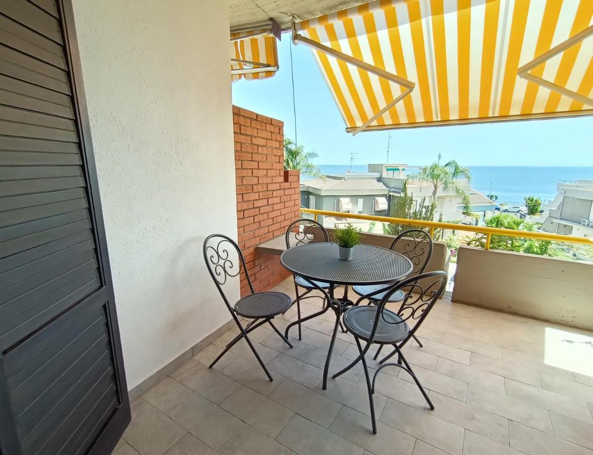 Venusilia Apartment - Free Parking Aci Castello Exterior foto